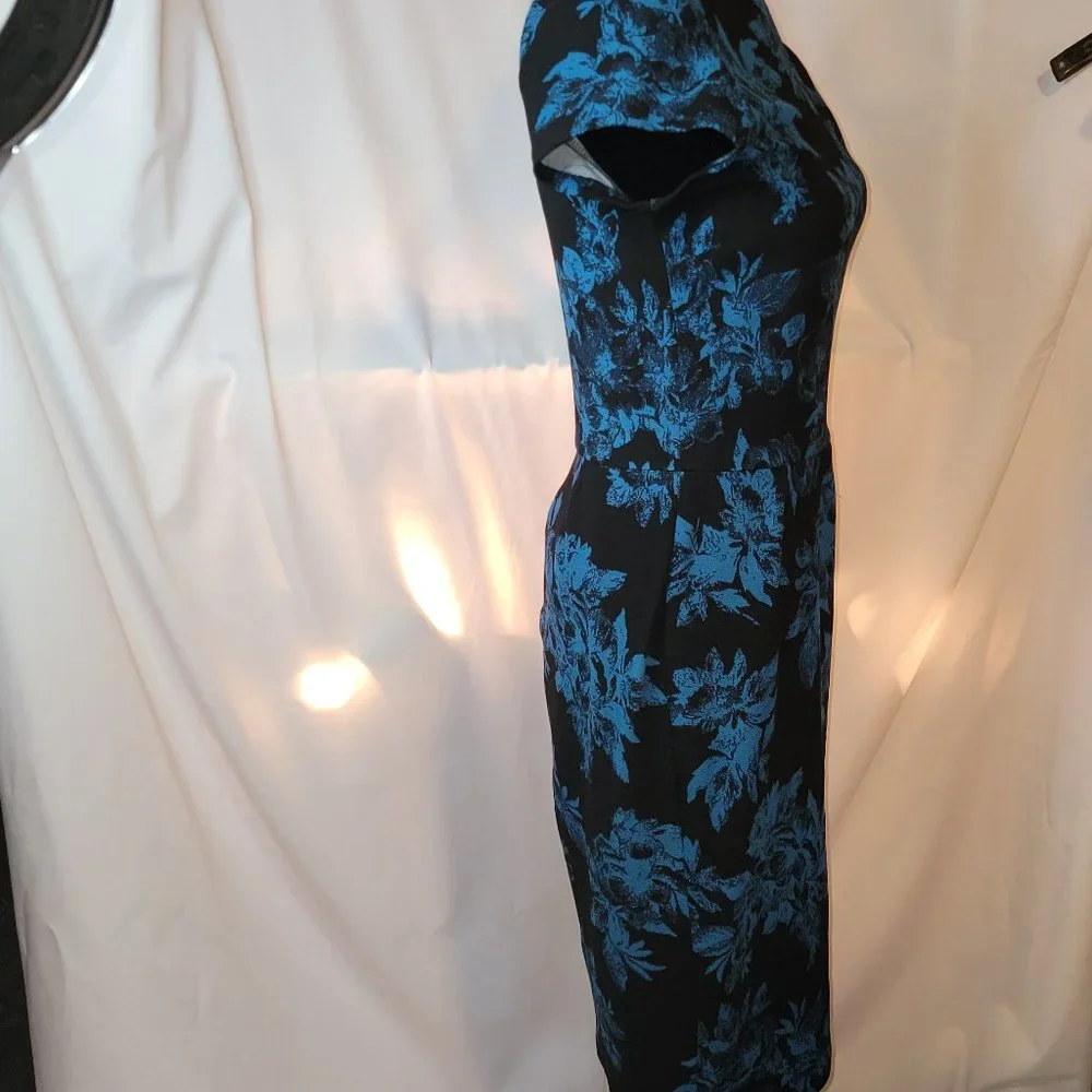 Love...ady Black Dress Blue Flowers Floral Poly/Spandex Great Stretch Size Large - Picture 2 of 6